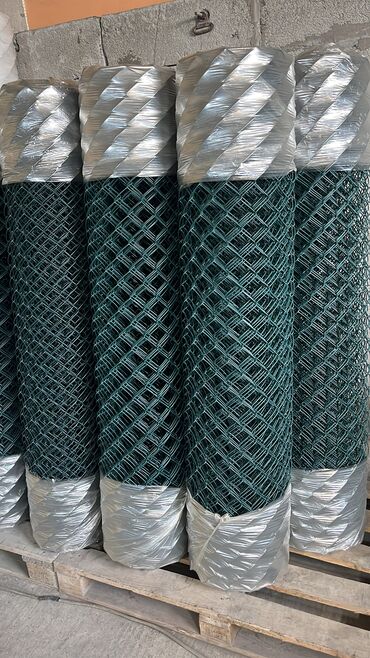 Железобетонные столбы для заборов: Столбы для сетки Рабица, Гиттера, Шарнирной, Габионой. Окрашены, с — 9