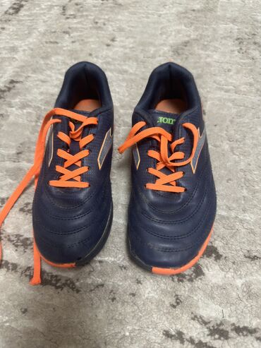 humtto обувь: Продаю б/у детскую обувь для футбола от бренда JOMA. Размер 28.31
