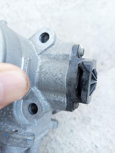 motor: Дроссельная заслонка Suzuki Б/у, Оригинал, Япония — 2