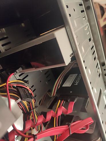 Masaüstü kompüterlər və iş stansiyaları: Xüsusiyyətləri: Ana plata-Asrock H61M-VG3 DDR3 Processor-Intel Core i3 — 5