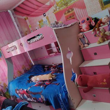 Детские кровати: Двухъярусная кровать, Для девочки, Б/у