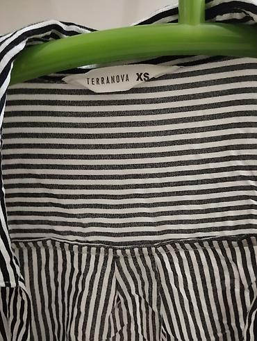 kurta: Terranova qadın köynəyi – XS ölçü - Naxış: qara-ağ şaquli zolaqlar — 2