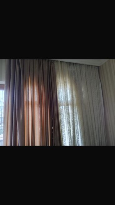 Часы для дома: Bu pərdə dəsti iki pərdə növünü özündə birləşdirir: bir qaranlıq