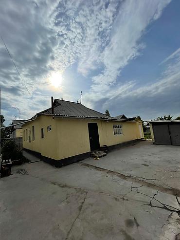 Продажа коттеджей и домов: 🏡 Продается дом в селе Таш-Добо 📍 Улица: Киргизия Характеристики: 📐 — 2