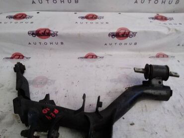 Двигатели, моторы и ГБЦ: Задний правый рычаг Honda
