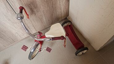 Детские велосипеды: Продаю Велосипед Radio Flyer Б/У в прекрасном состоянии. Ярко красный