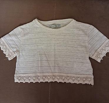 ağ futbolka: ZARA WOMAN qısa top - Rəng: krem-ağ, incə üfüqi zolaqlı - Model: qısa — 1