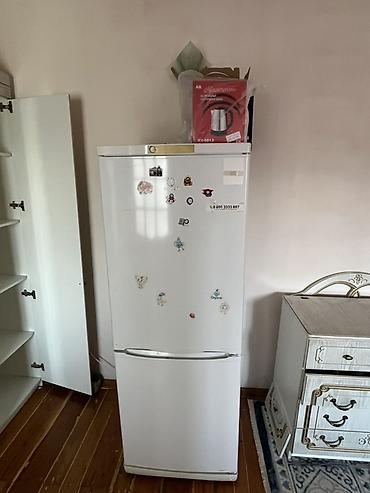 mini refrigerator: Холодильник двухкамерный, белый, с нижней морозильной камерой — 2
