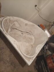 общественная баня: Продаю ванну угловую )))) не разу не устанавливалась и не использывана