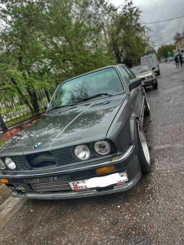 bmw 5 серия 518i mt: BMW 3 series: 2 л | 1984 г. | Купе | Хорошее