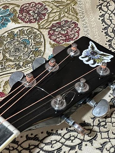 Гитары: 🎸 ПРОДАЁТСЯ КРАСИВАЯ АКУСТИЧЕСКАЯ ГИТАРА 🎸 ✨ Очень красивый дизайн — — 3
