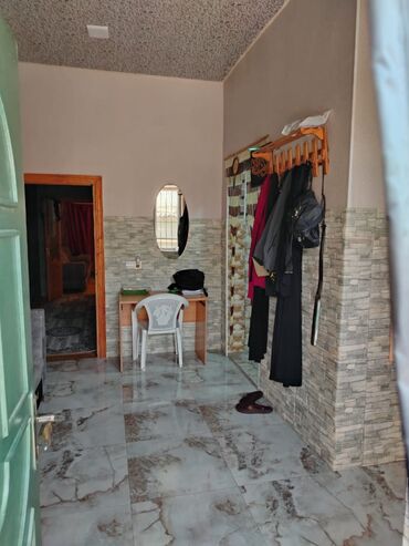 Dolablar: Düz dolab, Dəhliz dolabı