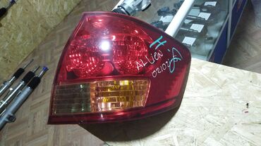 Бамперы: Задний правый стоп-сигнал Toyota 2000 г., Б/у, Оригинал, Япония