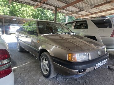 авто чихол: Volkswagen Passat: 1991 г., Механика, Газ, Седан