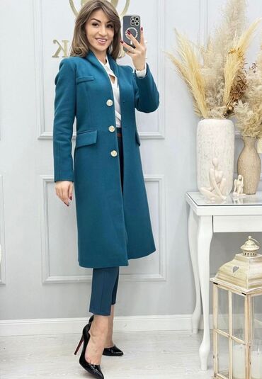 Kaputi: Prelepi kaputiii
Vel: 36-42
Uvoz Turska
Cena: 5500 dinara — 1