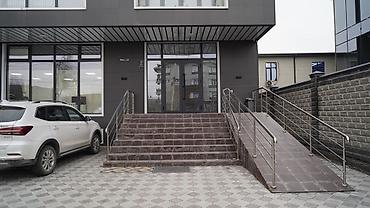 Аренда помещений свободного назначения: Сдается коммерческое помещение площадью 150 кв. м в современном — 2