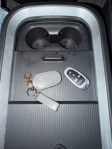 Hyundai: Hyundai Staria: 2022 г., 2.2 л, Автомат, Дизель, Минивэн — 9