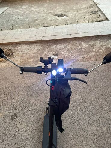 Elektrikli samokatlar: Xiaomi pro 2 Ustunde aksesuarlar verilir pakriskalar yenidi.,2 adapter — 3