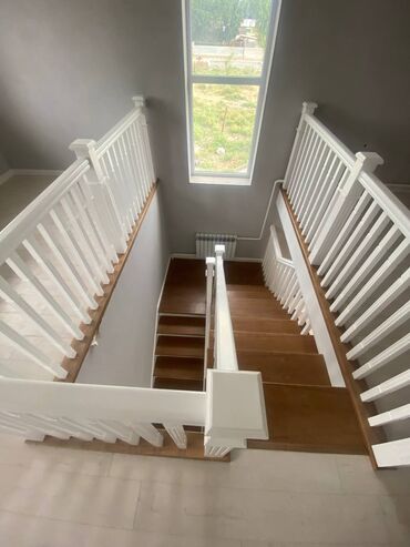 Деревянные лестницы: Деревянная лестница Для дома, Вид дерева: Грецский орех, Форма лестницы: Прямая, Стиль: Классический — 23