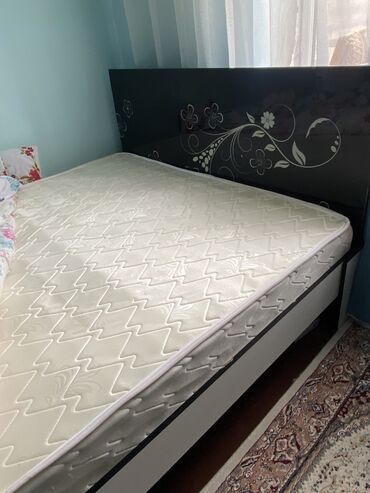 двп в Кыргызстан | ФАНЕРА: Продаём спальный гарнитур Кровать двуспалка ( матрац, двп и железная
