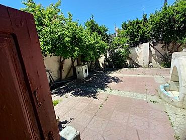 4 otaqlı ev: 4 otaqlı həyət evi – şəxsi həyətyanı sahəli Xüsusiyyətlər: - Plan: 1 — 5