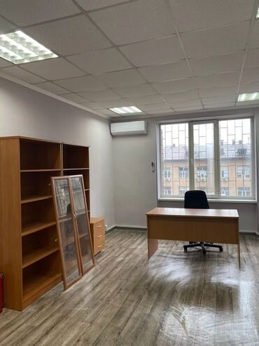 офис бишкек аренда: Сдаётся офисное помещение 24 кв.м. по адресу ул. Ахунбаева 119А