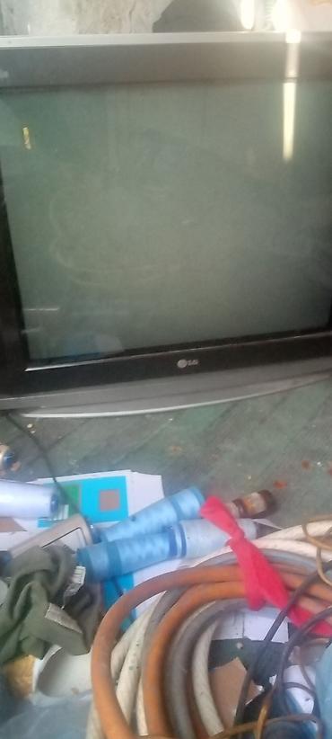 Телевизор LG с кинескопом (CRT). - Диагональ экрана ориентировочно