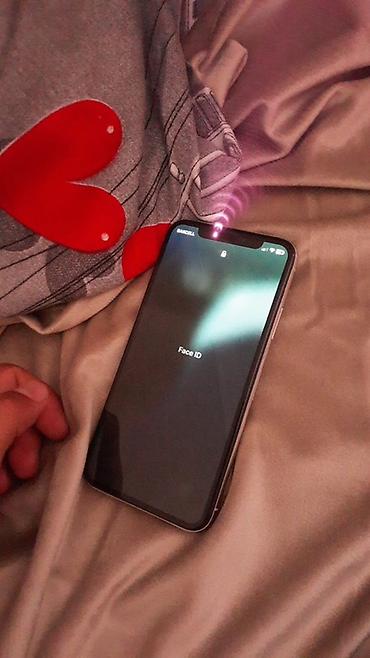 Apple iPhone: IPhone X, 256 GB, Gümüşü, Face ID — 1