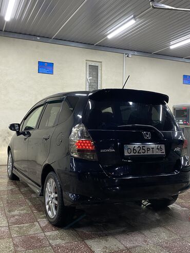 купить диски на хонду: Honda Fit: 2005 г., 1.3 л, Вариатор, Бензин, Хэтчбэк