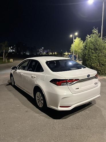 avalon 2017: Toyota Corolla: 2020 г., 1.8 л, Вариатор, Гибрид, Седан — 6