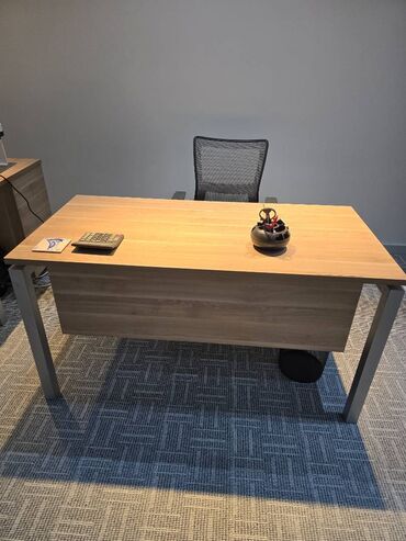 Ofis masaları: İşlənmiş, Müdir üçün, Künc masa — 5