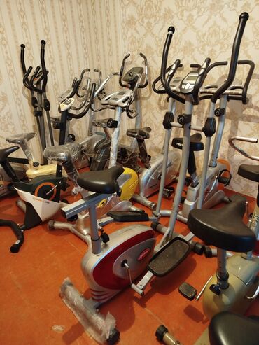 Elliptik trenajorlar: Müxtəlif növ velotrenajorlar. Bu velotrenajorlar evdə və ya kiçik