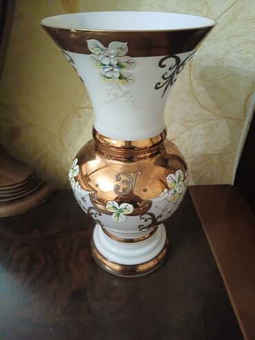 Vazalar: Bir vaza — 6