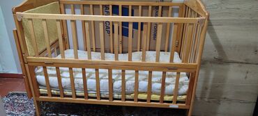купить детские бортики в кроватку: Продается детская кроватка состояние хорошее цена 1000 сом