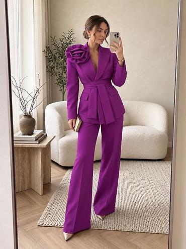 Ženski elegantni komplet
3800 din