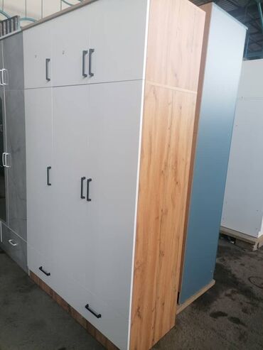 Шифоньеры: Шкаф трёх дверные. высота 2,15 Ширина 1,30 глубина 52 Цена 12500 — 21