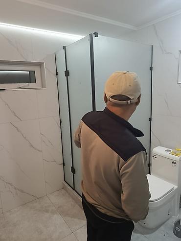 Изготовление и монтаж стеклянных перегородок и душевых ограждений под