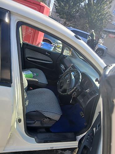 subaru forester 2012: Honda Stream: 2012 г., 1.7 л, Автомат, Бензин, Минивэн — 3
