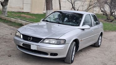 Opel: Opel Vectra: 1.8 l | 1996 il 230000 km Sedan