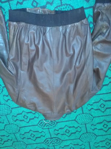 Kurtkalar: Kişi üçün kurtqa satılır. Yaxşı vəziyyətdədir. Qiyməti 45 azn. Şəhər — 6