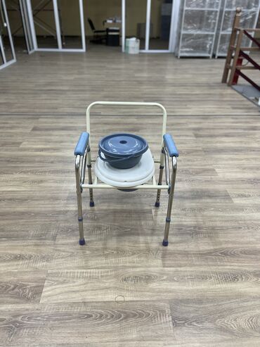 Инвалидные коляски: В наличии имеется передвижной стул туалет для людей с ограниченными