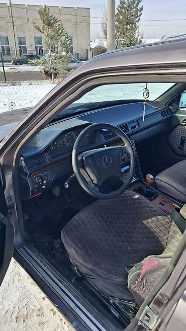 Mercedes-Benz: Mercedes-Benz W124: 1993 г., 2 л, Механика, Седан — 7