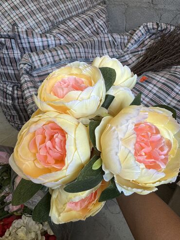 Декоративные цветы: Продаю цветы для оформления Каркасосвещениецветы разныесвечи на — 13