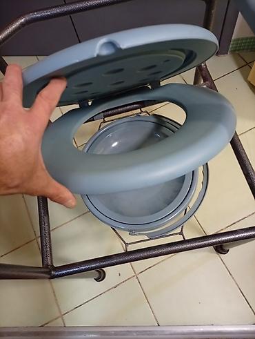 Medicinski nameštaj: Toaletna stolica (WC stolica/komod stolica) sa kadicom. KAO NOVA — 8