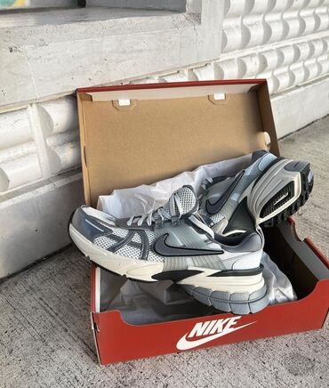 Женская обувь: Кросовки Nike v2k run Доступны к заказу доставка в течении 14-19