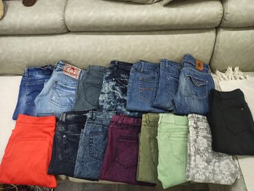 Farmerke: Farmerice vise raznih modela i velicina — 26