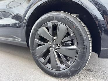 Lixiang: Lixiang L8: 2025 г., Гибрид, Кроссовер — 9