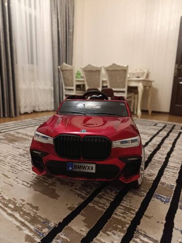 elektrik skutur: Marka BMW X8 Az mütdət istifadə olunub. Fasiləsiz 1 saat sürmək