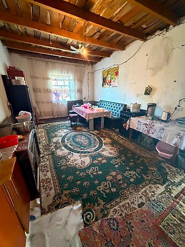 дом пр: Продаётся жилой дом с участком 7 соток. - Дом одноэтажный — 8