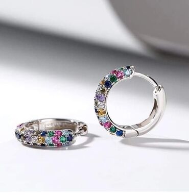 Minđuše: Mindjuše
Cena:900din — 7